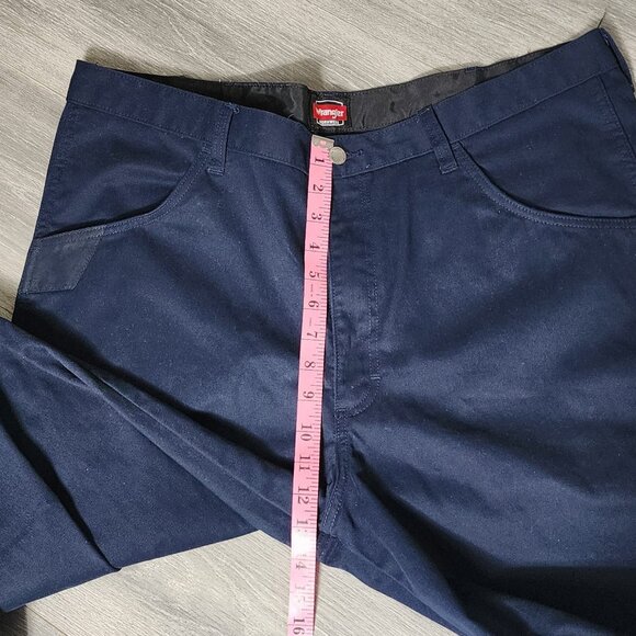 WRANGLER WORKWEAR MENS NAVY BLUE PANTS SIZE 40X32 COTTON POLYESTER BLEND - Picture 6 of 8